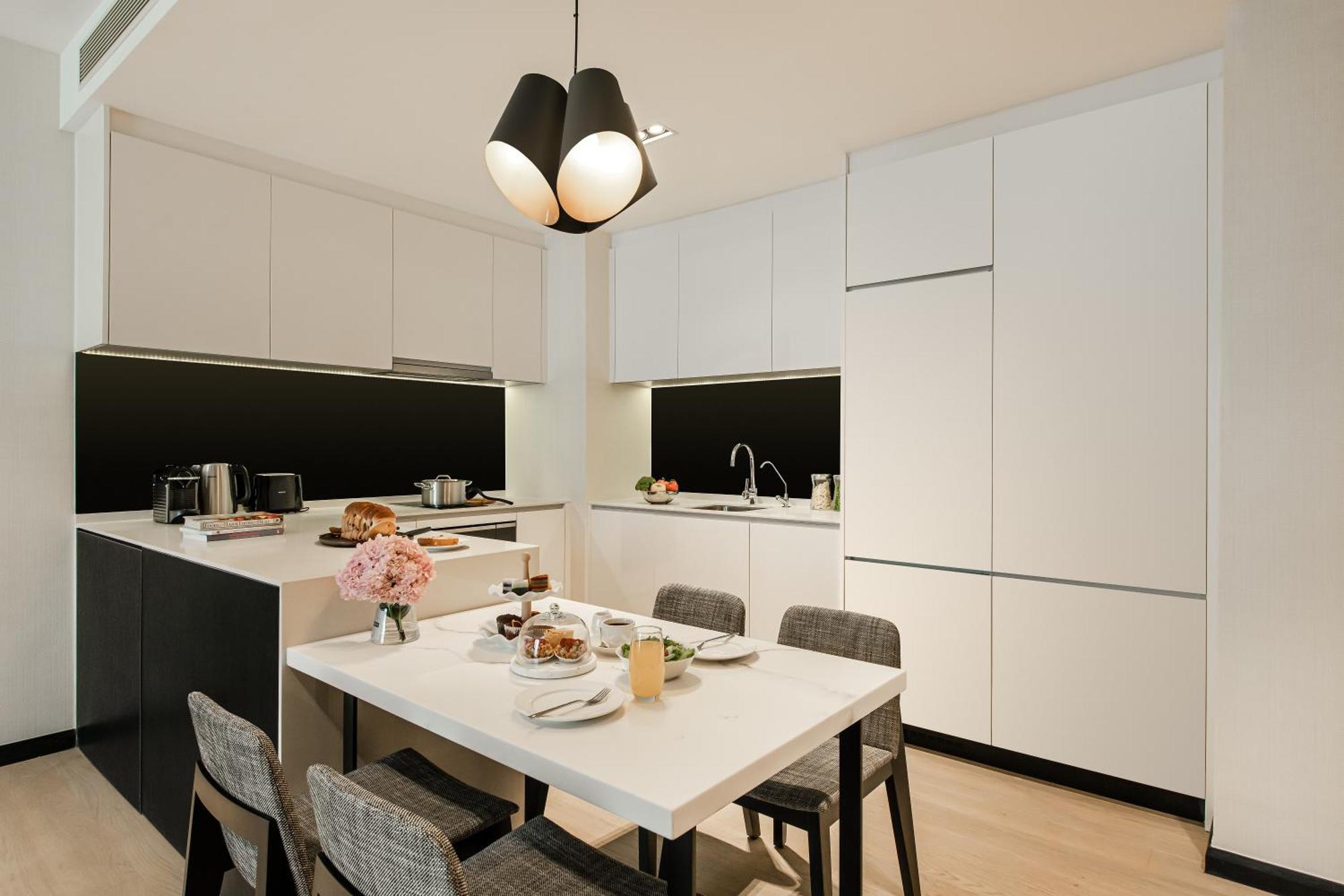 Готель Ascott Star Klcc Куала-Лумпур Екстер'єр фото A kitchen in a typical apartment